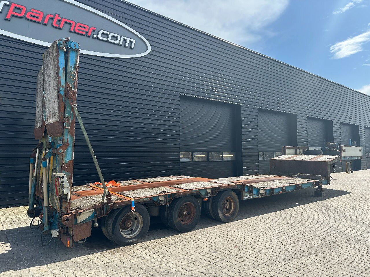 Goldhofer Lowloader / Extendable / Ramps - Low loader semi-trailer: picture 2 Goldhofer Lowloader / Extendable / Ramps - Low loader semi-trailer: picture 2