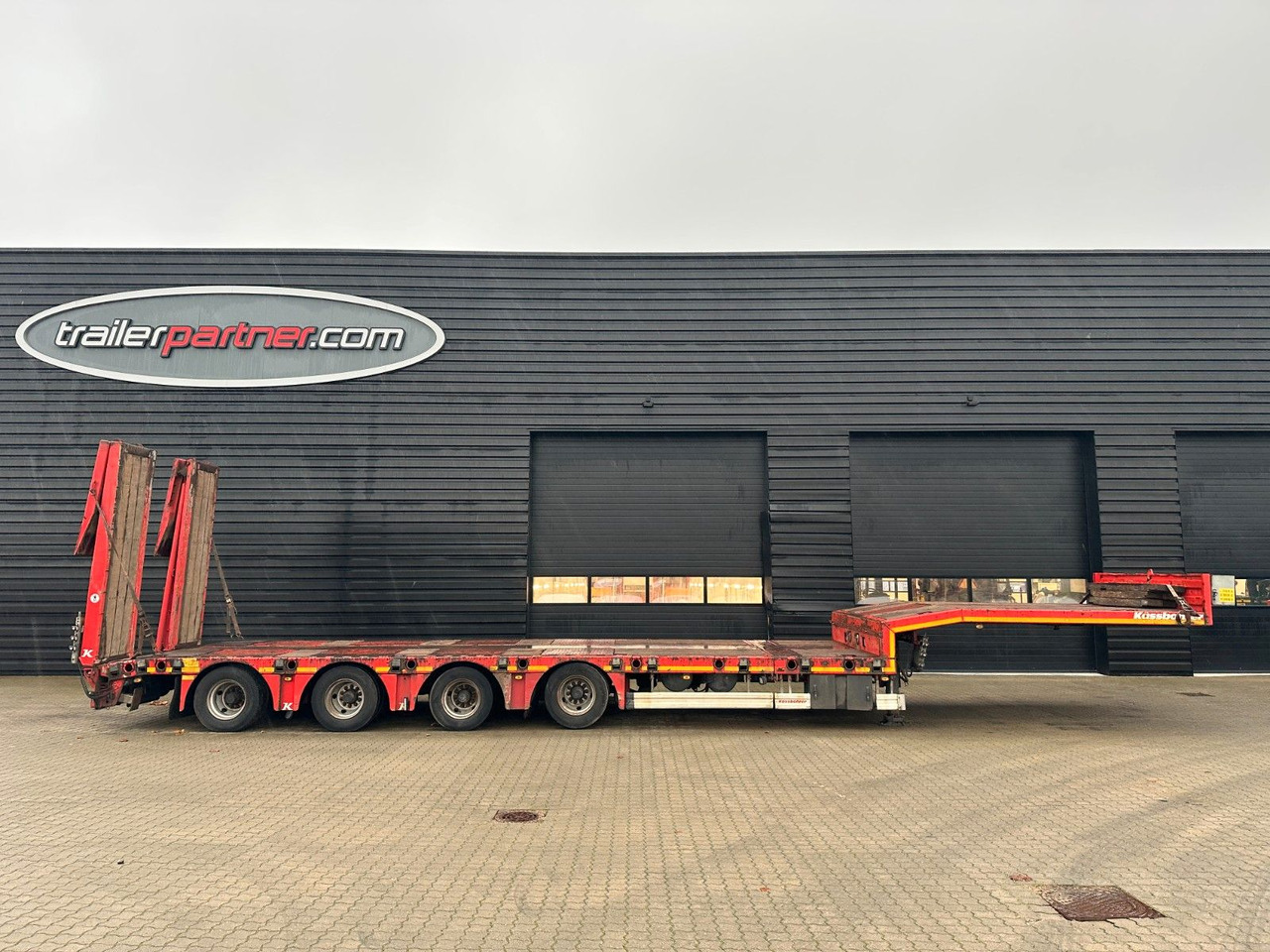 Kässbohrer 4 achs tieflader / ausziehbar - Low loader semi-trailer: picture 1 Kässbohrer 4 achs tieflader / ausziehbar - Low loader semi-trailer: picture 1