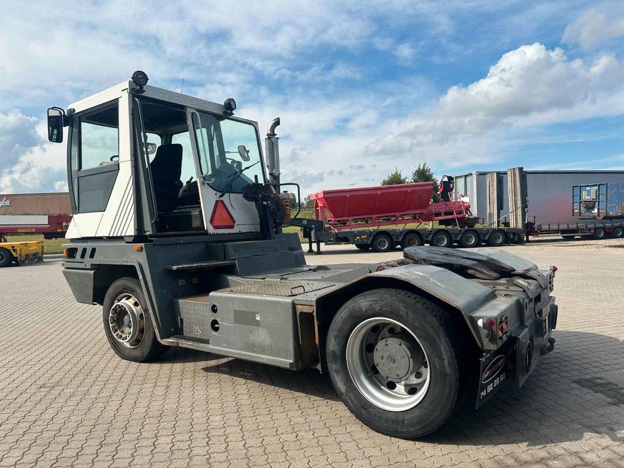 Terberg TT222 - Terminal tractor: picture 5 Terberg TT222 - Terminal tractor: picture 5
