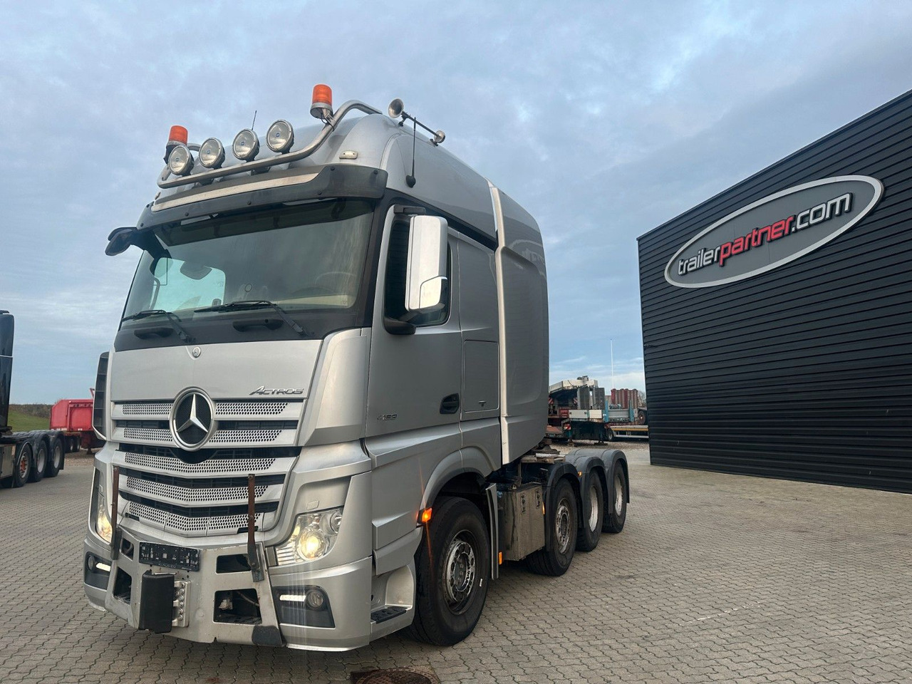 Mercedes-Benz Actros 4163 WSK 8x4 250 to. Push/Pull Schwerlast - Tractor unit: picture 3 Mercedes-Benz Actros 4163 WSK 8x4 250 to. Push/Pull Schwerlast - Tractor unit: picture 3