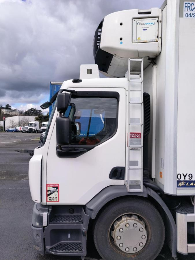 Renault D-Series Wide 320 - Refrigerated truck: picture 2 Renault D-Series Wide 320 - Refrigerated truck: picture 2