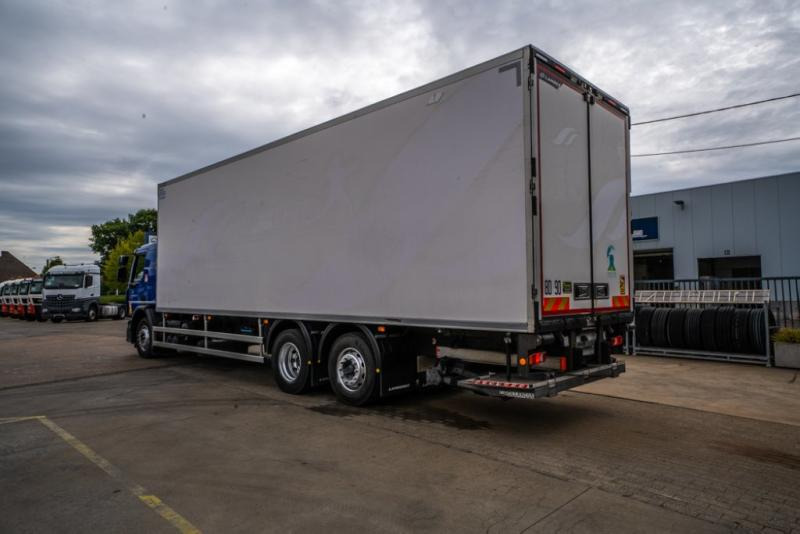 Renault D WIDE 380 DXI D WIDE 380 DXI - Refrigerated truck: picture 5 Renault D WIDE 380 DXI D WIDE 380 DXI - Refrigerated truck: picture 5