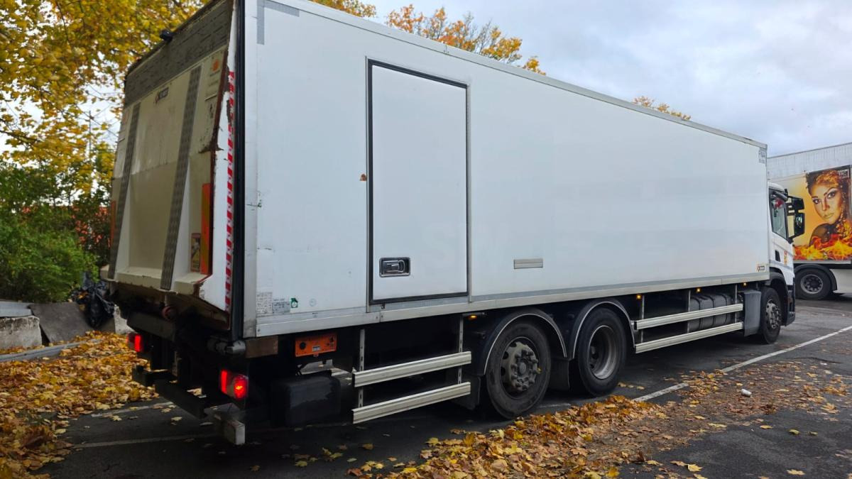 Scania P 320 - Refrigerated truck: picture 3 Scania P 320 - Refrigerated truck: picture 3
