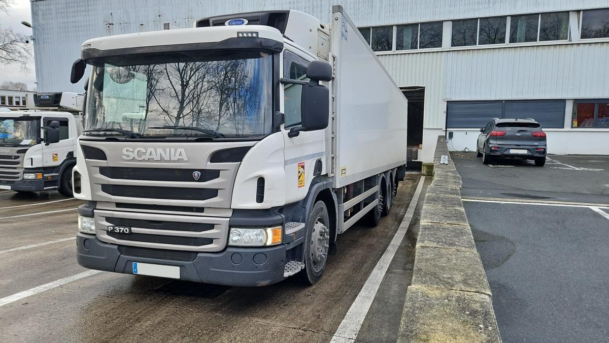 Scania P 370 - Refrigerated truck: picture 2 Scania P 370 - Refrigerated truck: picture 2