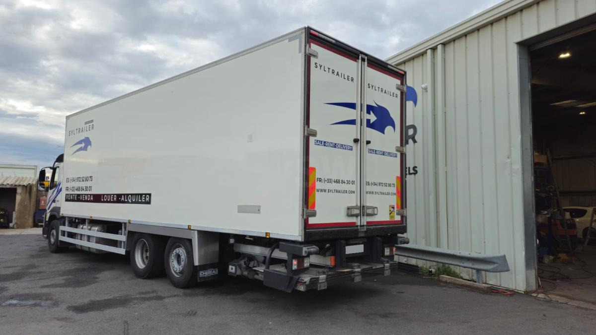 Volvo FMX (LOCATION / RENT) 380 - Refrigerated truck: picture 4 Volvo FMX (LOCATION / RENT) 380 - Refrigerated truck: picture 4