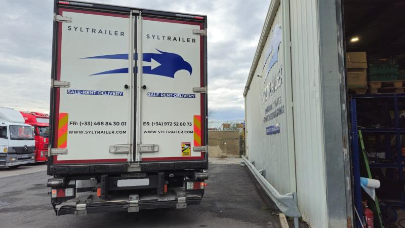 Volvo FMX (LOCATION / RENT) 380 - Refrigerated truck: picture 5 Volvo FMX (LOCATION / RENT) 380 - Refrigerated truck: picture 5