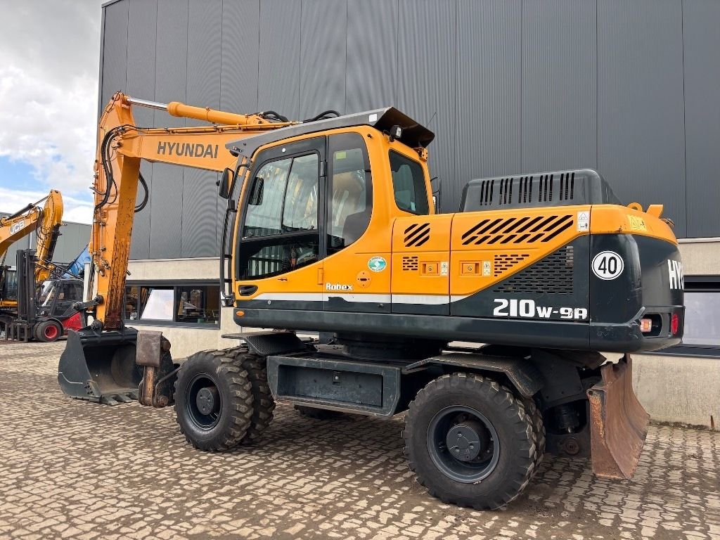 Hyundai Robex 210 W-9 A - 210 W - 200 W - 180 W - Wheel excavator: picture 2 Hyundai Robex 210 W-9 A - 210 W - 200 W - 180 W - Wheel excavator: picture 2
