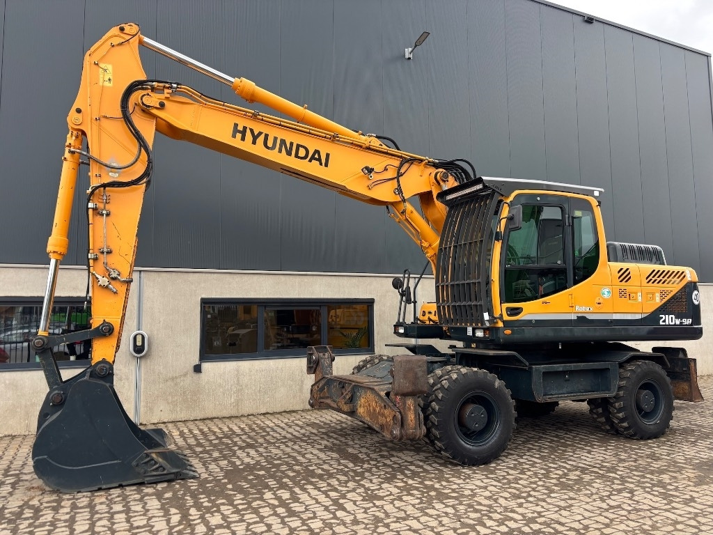 Hyundai Robex 210 W-9 A - 210 W - 200 W - 180 W - Wheel excavator: picture 1 Hyundai Robex 210 W-9 A - 210 W - 200 W - 180 W - Wheel excavator: picture 1