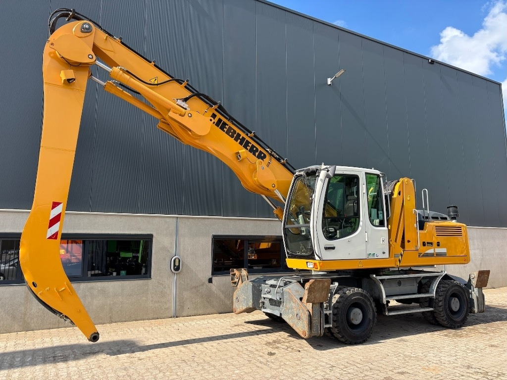 Liebherr A 904 C - Material handler: picture 3 Liebherr A 904 C - Material handler: picture 3