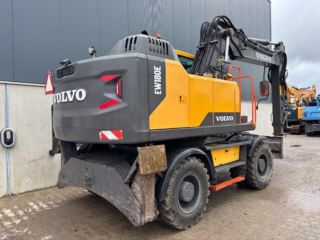 Volvo EW 180 E - EW 200 E - Wheel excavator: picture 4 Volvo EW 180 E - EW 200 E - Wheel excavator: picture 4