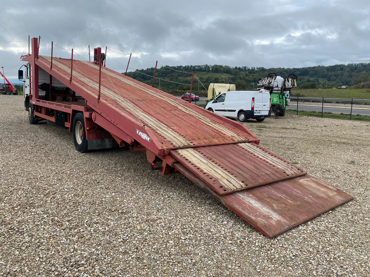 RENAULT GR 280 - Car transporter truck: picture 4 RENAULT GR 280 - Car transporter truck: picture 4
