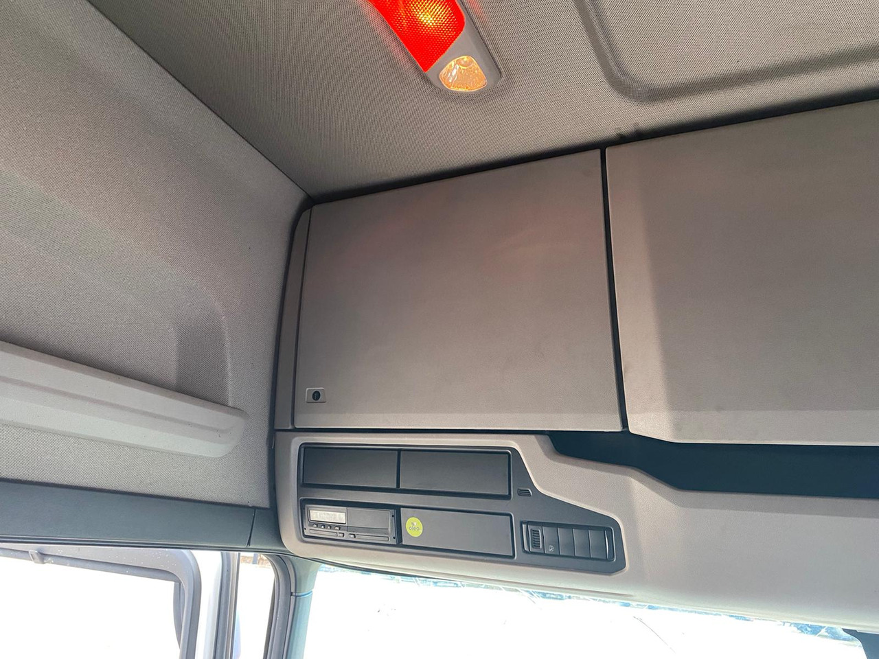 Tractor unit SCANIA R450: picture 21 Tractor unit SCANIA R450: picture 21