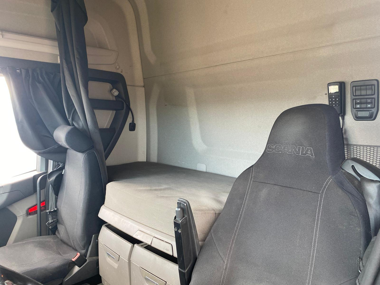 Tractor unit SCANIA R450: picture 24 Tractor unit SCANIA R450: picture 24