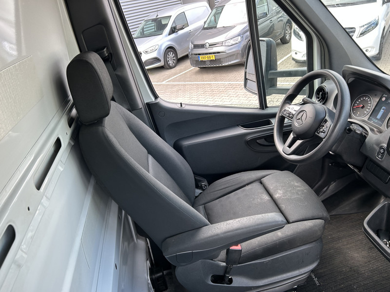 Mercedes-Benz Sprinter 515 1.9 CDI / Chassis Cabine / WB 433 cm / 324 dkm / APK TUV 03-26 - Commercial vehicle: picture 3 Mercedes-Benz Sprinter 515 1.9 CDI / Chassis Cabine / WB 433 cm / 324 dkm / APK TUV 03-26 - Commercial vehicle: picture 3