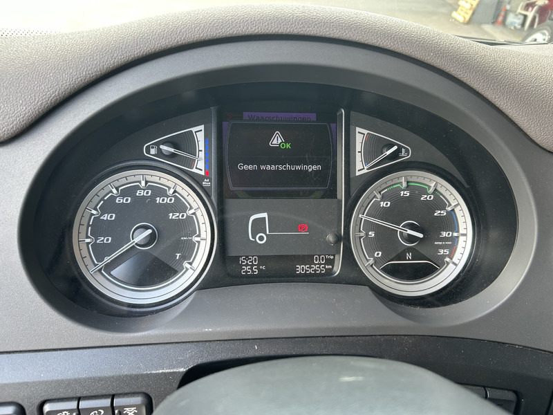 DAF CF 260 FA / Carrier Koeler - 30 gr / Chereau Frigobox / Laadklep 2000 kg - Refrigerated truck: picture 4 DAF CF 260 FA / Carrier Koeler - 30 gr / Chereau Frigobox / Laadklep 2000 kg - Refrigerated truck: picture 4