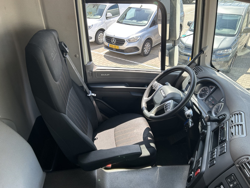 DAF CF 260 FA / Carrier Koeler - 30 gr / Chereau Frigobox / Laadklep 2000 kg - Refrigerated truck: picture 3 DAF CF 260 FA / Carrier Koeler - 30 gr / Chereau Frigobox / Laadklep 2000 kg - Refrigerated truck: picture 3