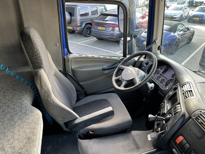 DAF CF 75 310 Euro 5 / Curtainside Box / Loadlift / Trailer Coupling - Curtain side truck: picture 3 DAF CF 75 310 Euro 5 / Curtainside Box / Loadlift / Trailer Coupling - Curtain side truck: picture 3