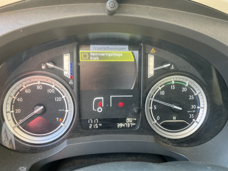 DAF LF 210 FA / 12 Ton / 394 dkm / Box / Loadlift / NL Truck - Box truck: picture 4 DAF LF 210 FA / 12 Ton / 394 dkm / Box / Loadlift / NL Truck - Box truck: picture 4