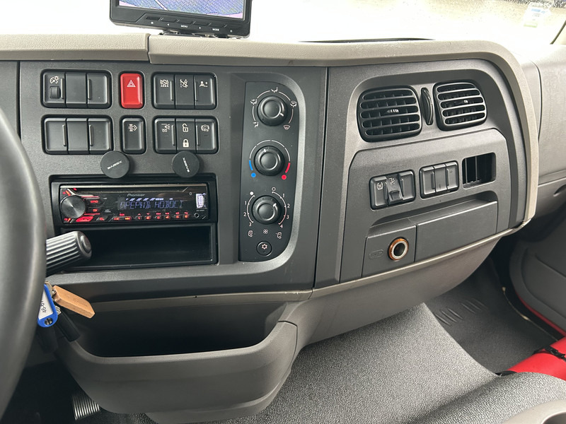 DAF LF 210 FA / 12 Ton / 450 dkm / Tacho V2 / Box / Laadklep / APK TUV 09-26 - Box truck: picture 5 DAF LF 210 FA / 12 Ton / 450 dkm / Tacho V2 / Box / Laadklep / APK TUV 09-26 - Box truck: picture 5