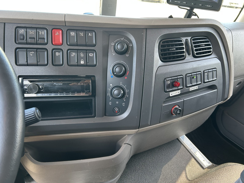 DAF LF 320 FA / Effer 175.2/c3s Crane / 363 dkm / Plateau - Crane truck: picture 5 DAF LF 320 FA / Effer 175.2/c3s Crane / 363 dkm / Plateau - Crane truck: picture 5