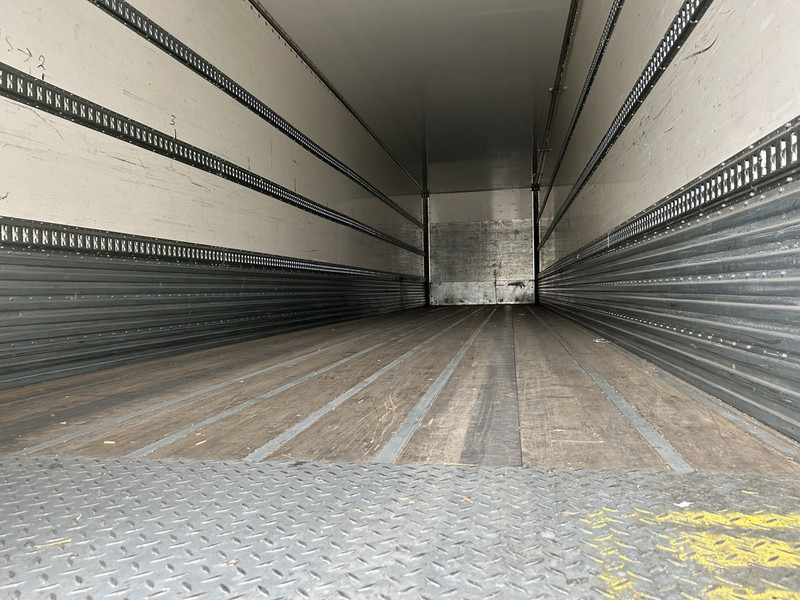 Fruehauf CNP 03 / Box / Laadklep / SAF Schijfrem - Closed box semi-trailer: picture 3 Fruehauf CNP 03 / Box / Laadklep / SAF Schijfrem - Closed box semi-trailer: picture 3