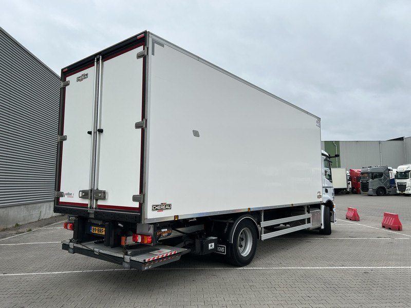 Mercedes-Benz Actros 2124 / Carrier Koeler -30 gr / Cheraeu / Laadklep / APK 01-26 - Refrigerated truck: picture 2 Mercedes-Benz Actros 2124 / Carrier Koeler -30 gr / Cheraeu / Laadklep / APK 01-26 - Refrigerated truck: picture 2