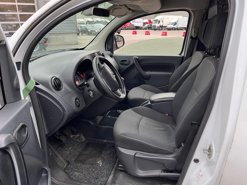 Mercedes-Benz Citan 109 CDI / Extra Lang / UNFALL / DAMAGE - Small van: picture 5 Mercedes-Benz Citan 109 CDI / Extra Lang / UNFALL / DAMAGE - Small van: picture 5