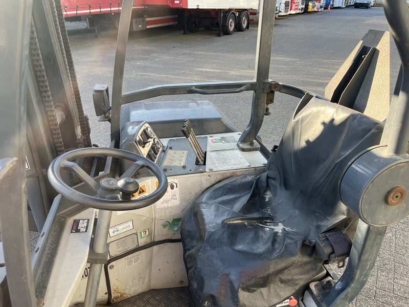 Moffett M4 20.1 / 547 Hours / 2020 / Schaarlift / Kooiaap / Meeneem heftruck - Diesel forklift: picture 4 Moffett M4 20.1 / 547 Hours / 2020 / Schaarlift / Kooiaap / Meeneem heftruck - Diesel forklift: picture 4