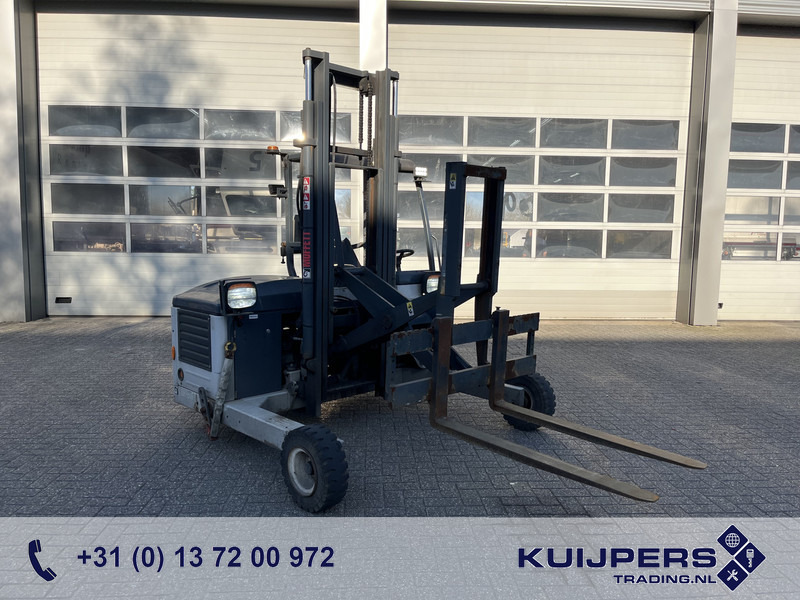 Moffett M4 20.1 / 547 Hours / 2020 / Schaarlift / Kooiaap / Meeneem heftruck - Diesel forklift: picture 1 Moffett M4 20.1 / 547 Hours / 2020 / Schaarlift / Kooiaap / Meeneem heftruck - Diesel forklift: picture 1