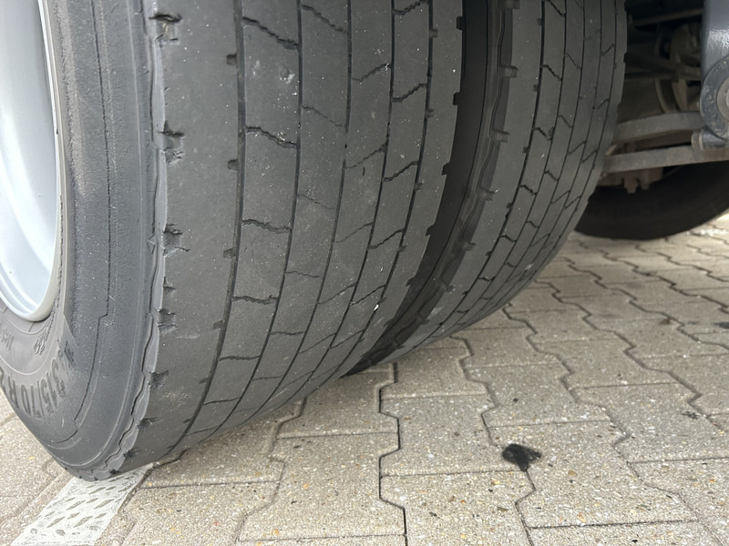 Curtain side truck Renault T 380 Comfort / 820 dkm / Curtainside / Loadlift / APK TUV 02-26: picture 19