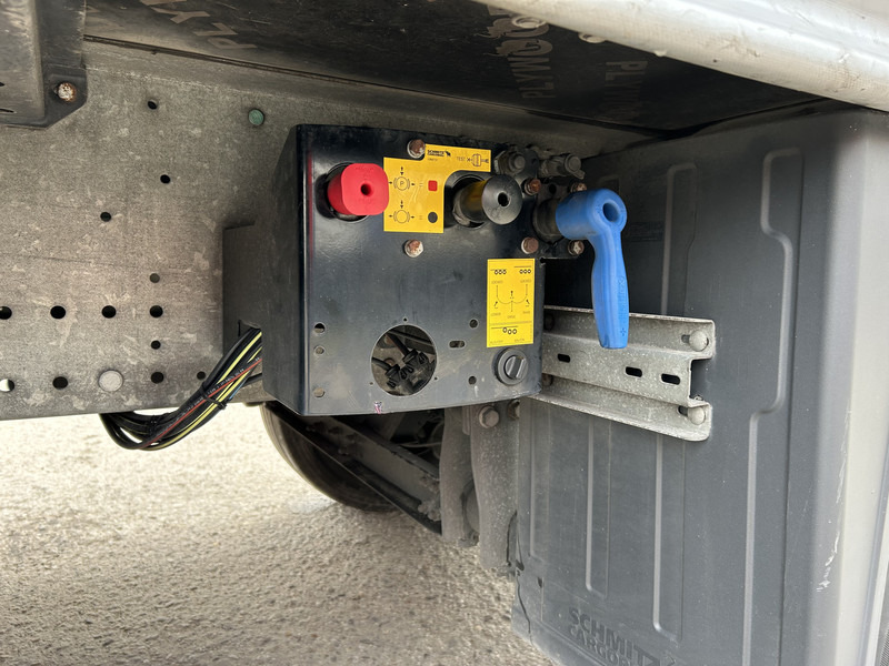 Curtainsider semi-trailer Schmitz Cargobull SCB S3T / Schuifzeil / Kooi Aap / Lift + Stuuras / APK 05-26: picture 18 Curtainsider semi-trailer Schmitz Cargobull SCB S3T / Schuifzeil / Kooi Aap / Lift + Stuuras / APK 05-26: picture 18