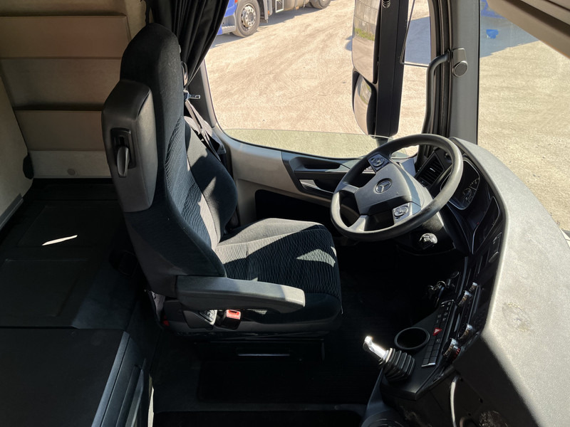 Mercedes-Benz Actros 1842 Streamspace / 890 dkm / 2 Tanks / NL Truck / 10x in stock - Tractor unit: picture 3 Mercedes-Benz Actros 1842 Streamspace / 890 dkm / 2 Tanks / NL Truck / 10x in stock - Tractor unit: picture 3
