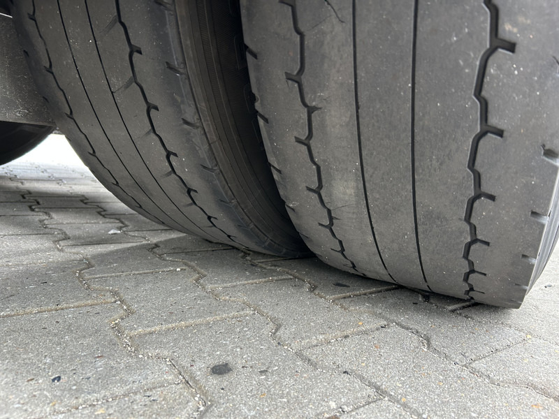 Tractor unit Mercedes-Benz Actros 1842 Streamspace / 945 dkm / 2 Tanks / NL Truck: picture 15