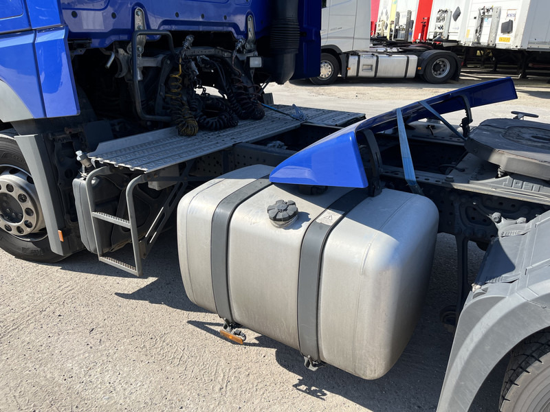 Tractor unit Mercedes-Benz Actros 1842 Streamspace / 945 dkm / 2 Tanks / NL Truck: picture 19