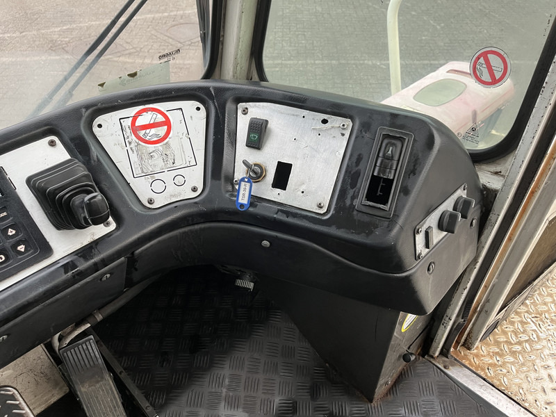 Terberg YT 182 / Cummins - Allison / 2007 / Terminal Tractor - Tractor unit: picture 5 Terberg YT 182 / Cummins - Allison / 2007 / Terminal Tractor - Tractor unit: picture 5