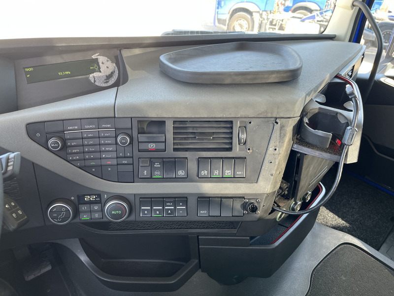 Tractor unit Volvo FH 420 Globetrotter / 921 dkm / 2 Tanks / VEB+ / APK TUV 05-25: picture 6