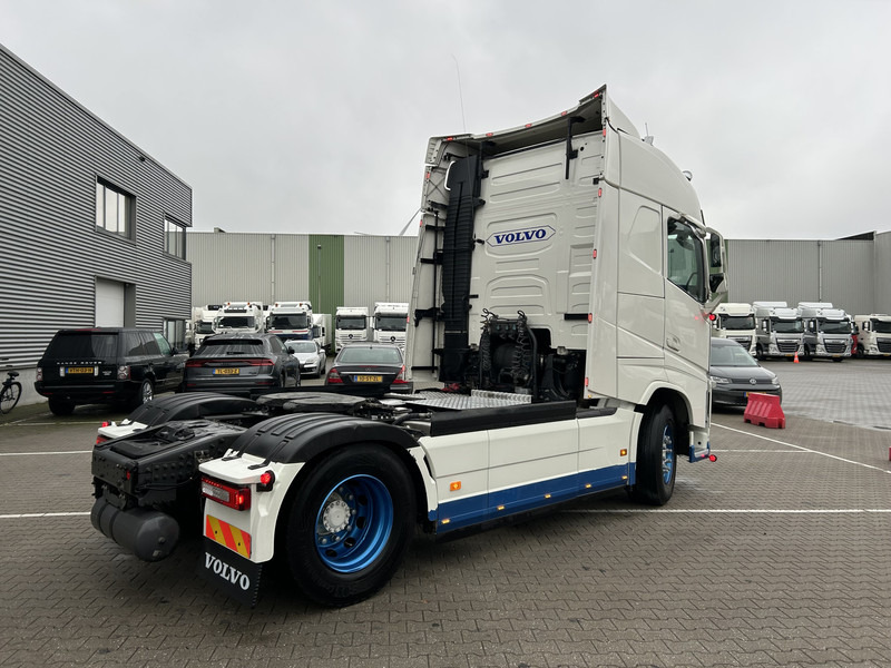 Volvo FH 500 Globetrotter / 775 dkm / New Tacho V2 / VEB+ / PTO Hydraulic - Tractor unit: picture 2 Volvo FH 500 Globetrotter / 775 dkm / New Tacho V2 / VEB+ / PTO Hydraulic - Tractor unit: picture 2