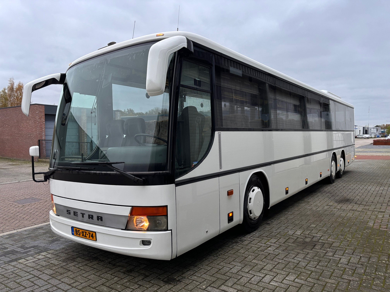 SETRA S317UL met 63 pl. en airconditioning S317GT - Coach: picture 3 SETRA S317UL met 63 pl. en airconditioning S317GT - Coach: picture 3