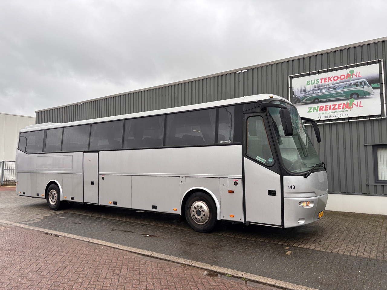 VDL Bova Futura FHD 127.365 (2x Available!!!) - Coach: picture 1 VDL Bova Futura FHD 127.365 (2x Available!!!) - Coach: picture 1