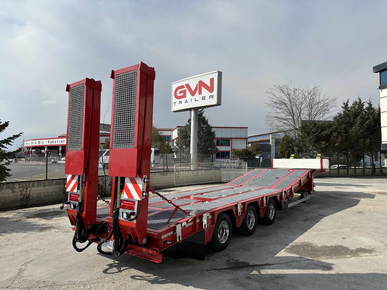New Low loader semi-trailer GVN Trailer 3 AXLE HYDRAULIC PLATFORM LOWBED: picture 22