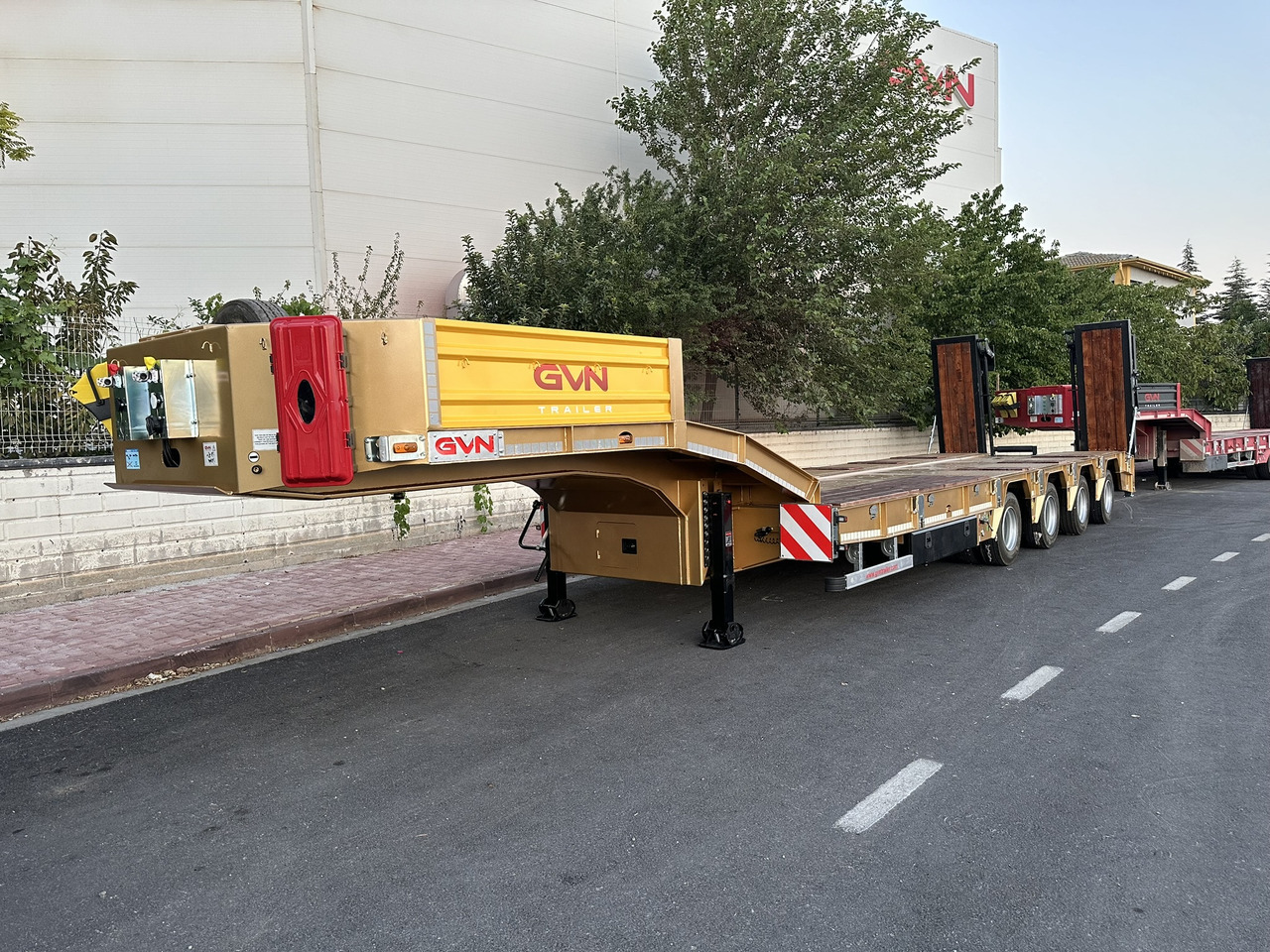 GVN Trailer 4 AXLE LOWBED - Low loader semi-trailer: picture 3 GVN Trailer 4 AXLE LOWBED - Low loader semi-trailer: picture 3