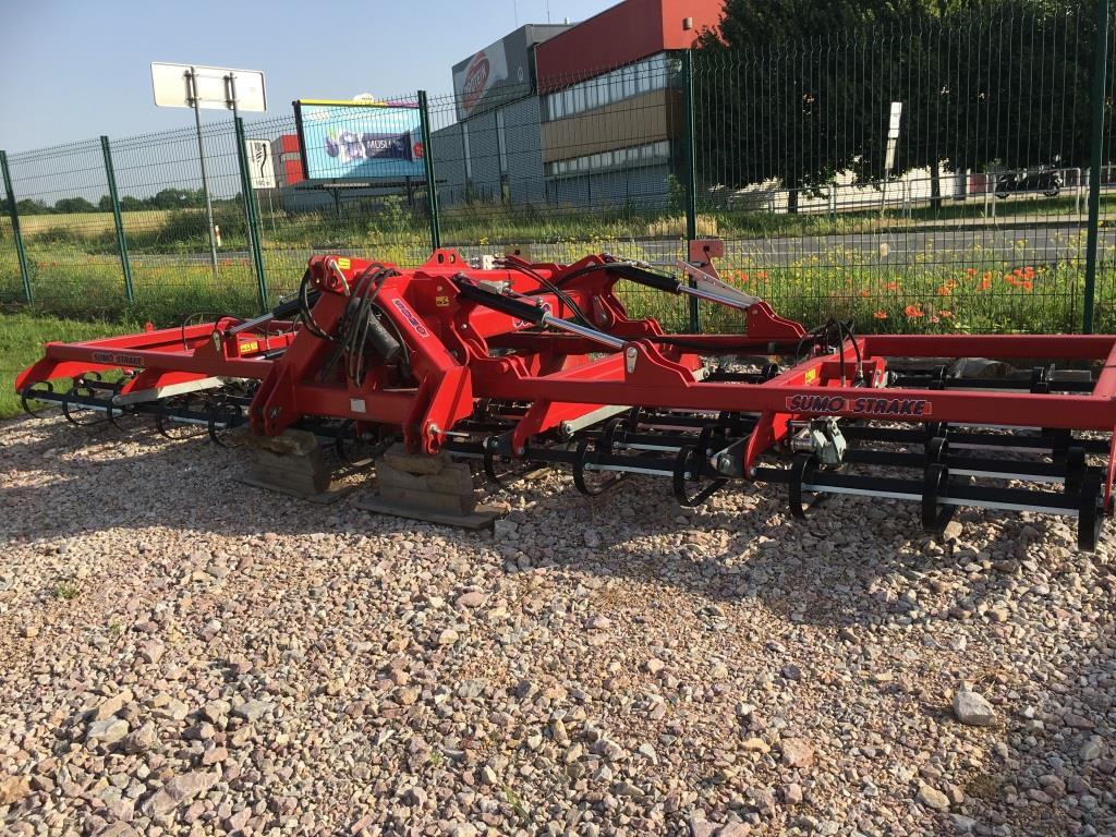 Sumo - Harrow: picture 1 Sumo - Harrow: picture 1