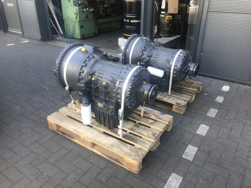 Volvo VT1906PT With or Without retarder / With or without second steering pump - Gearbox: picture 3 Volvo VT1906PT With or Without retarder / With or without second steering pump - Gearbox: picture 3