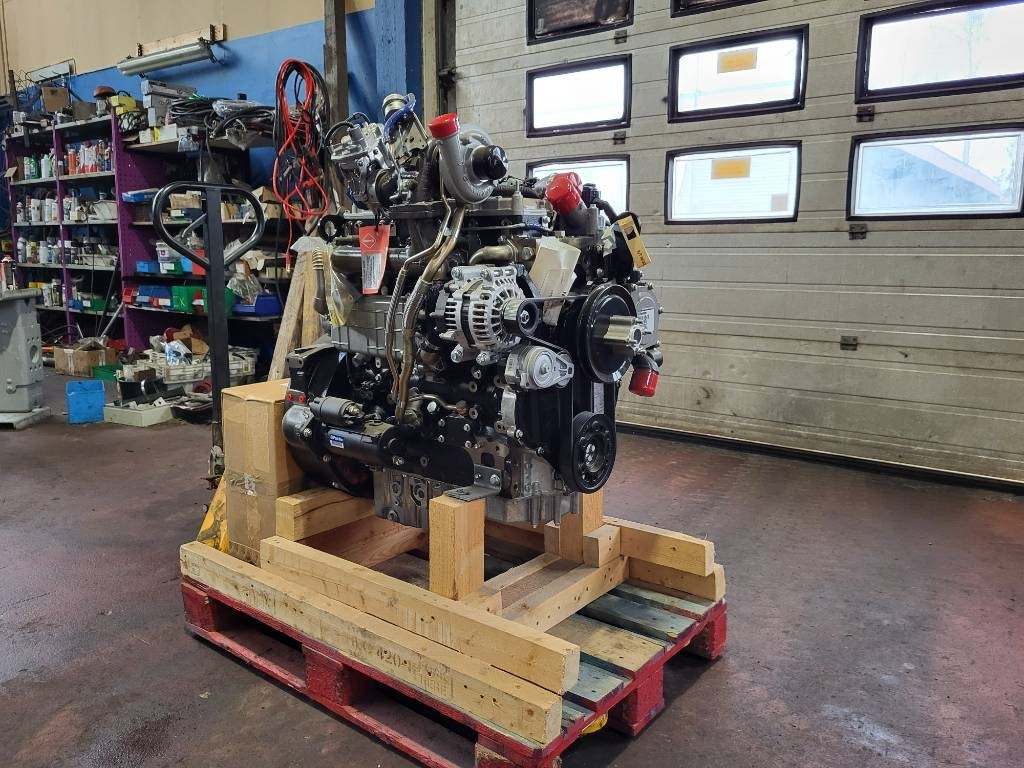 Perkins 1204E-E44TA - Engine for Truck: picture 2 Perkins 1204E-E44TA - Engine for Truck: picture 2