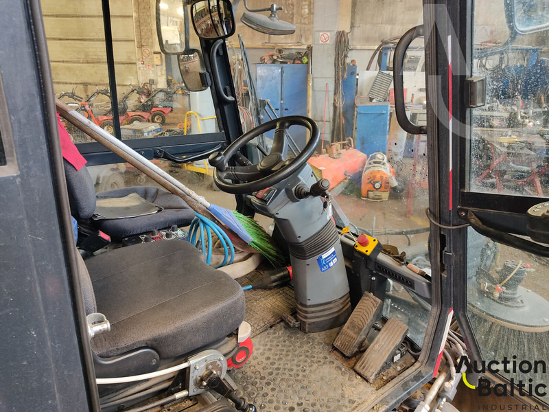 Aebi Schmitd eSwingo 200+ - Road sweeper: picture 5 Aebi Schmitd eSwingo 200+ - Road sweeper: picture 5