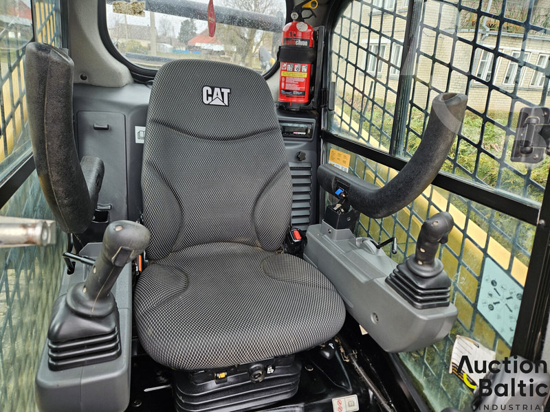 Skid steer loader Caterpillar 242 D 3: picture 6