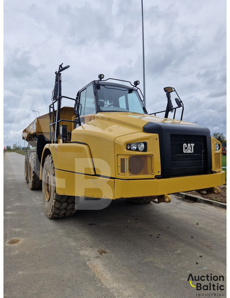 Caterpillar 735C - Articulated dump truck: picture 4 Caterpillar 735C - Articulated dump truck: picture 4