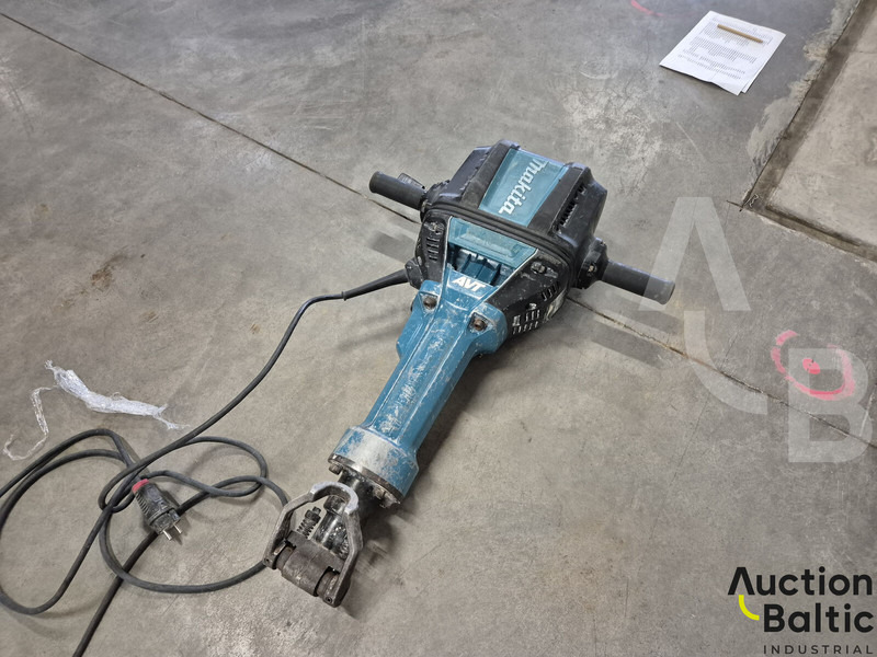 Makita HM1812 - Construction machinery: picture 3 Makita HM1812 - Construction machinery: picture 3