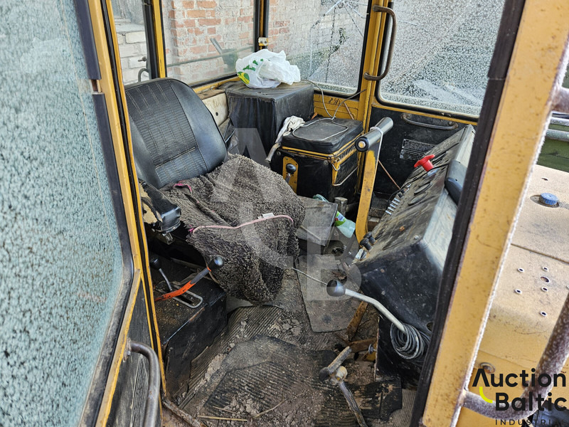 DT-75 - Tracked tractor: picture 5 DT-75 - Tracked tractor: picture 5