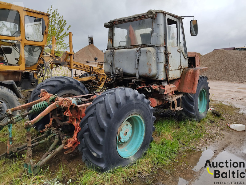 HTZ XTZ T-150K - Farm tractor: picture 4 HTZ XTZ T-150K - Farm tractor: picture 4